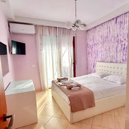 Apartment Q *