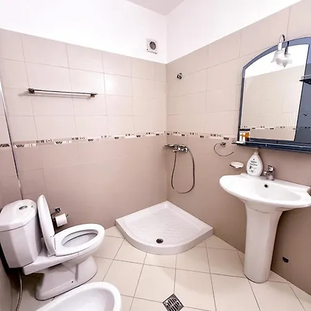 Apartment Q